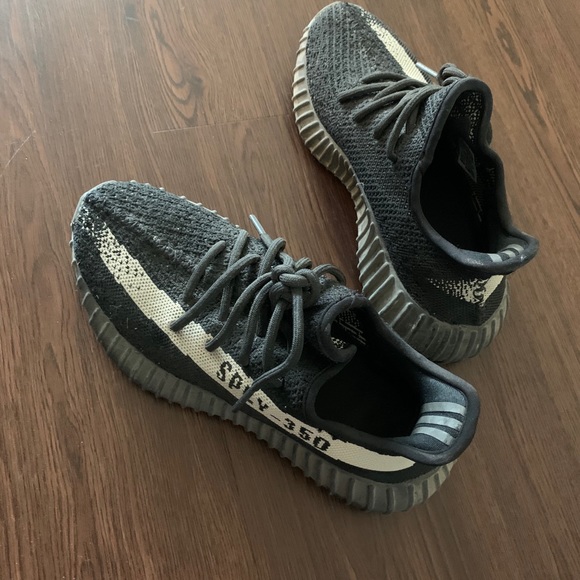 Yeezy 350 Oreo - Picture 2 of 6